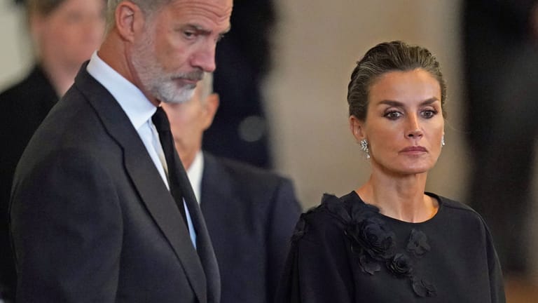 König Felipe VI. und Königin Letizia: Das spanische Thronpaar war in der Westminster Abbey mit dabei, Letizia ging aber danach nicht mit nach Windsor.