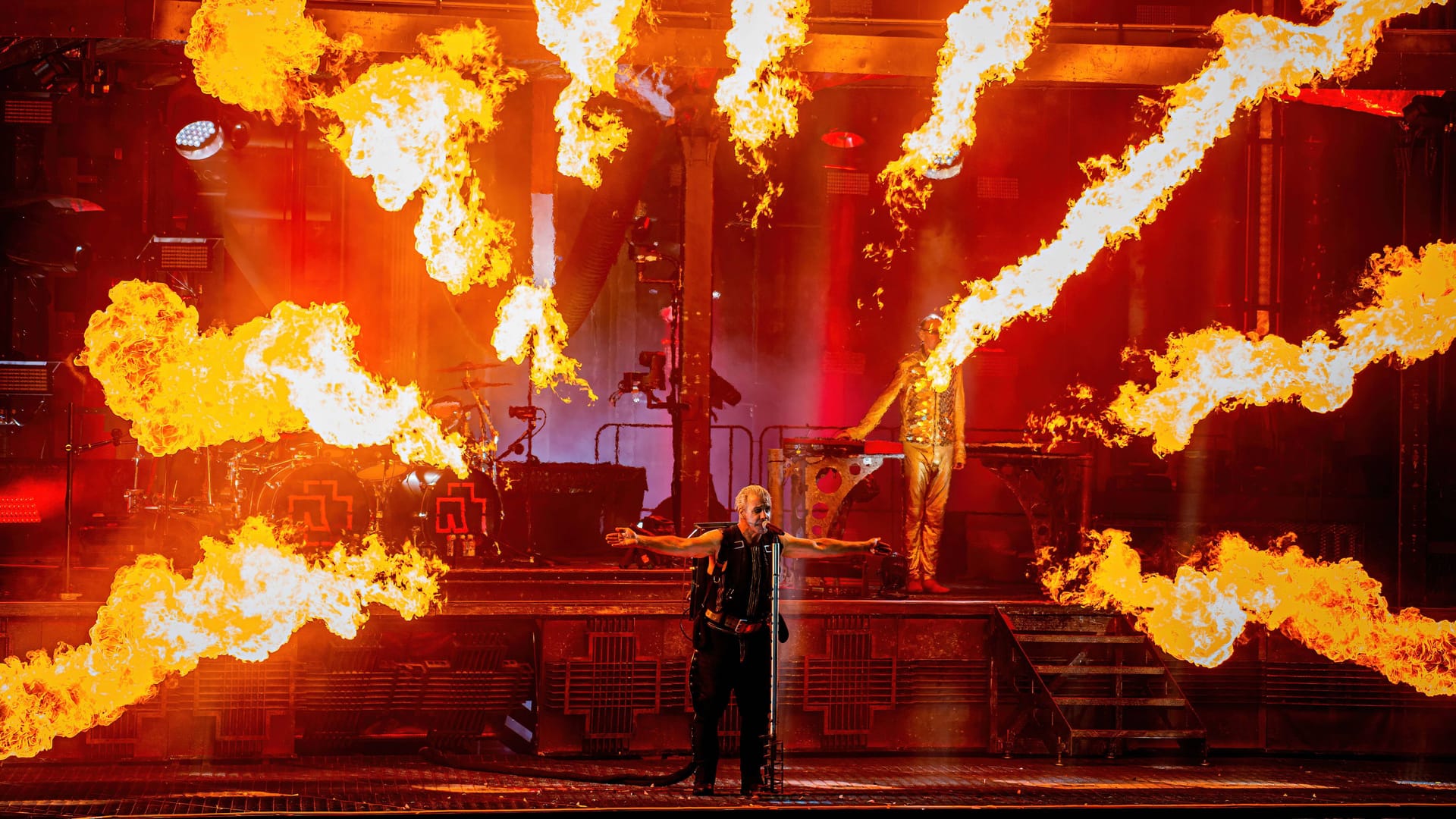 Rammstein live (Archivbild): Bei der Show der deutschen Band geht es immer heiß her.