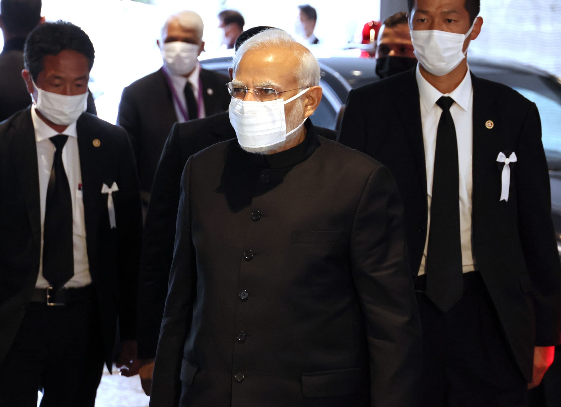Narendra Modi: Der indische Premierminister nahm an der Trauerfeier teil. Begleitet wurde das Staatsbegräbnis von zahlreichen Demonstranten auf den Straßen Tokios. Narendra Modi: Der indische Premierminister nahm an der Trauerfeier teil. Begleitet wurde das Staatsbegräbnis von zahlreichen Demonstranten auf den Straßen Tokios.