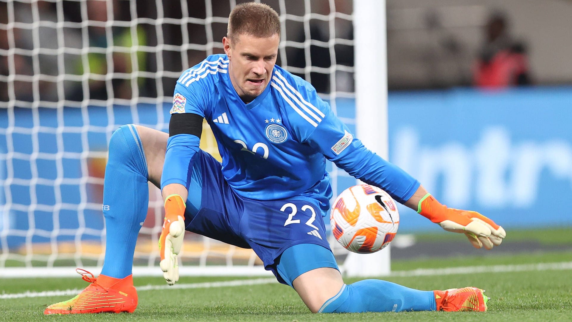 Marc-André ter Stegen: Bewahrte seine Mannschaft mit einer sensationellen Parade vor dem Rückstand (25. Minute). Mit unsauberem Zuspiel auf Kehrer (41.), blieb kurz darauf ruhig gegen Sterling (44.). Bei allen drei Gegentreffern machtlos. Rettete gegen Saka mit einer Fabelparade das Remis (90.). Note 1