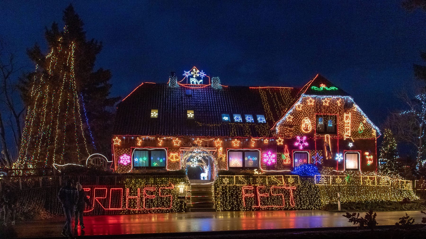 Größtes Weihnachtshaus Deutschlands 650000 Lichter Trotz Energiekrise 4106