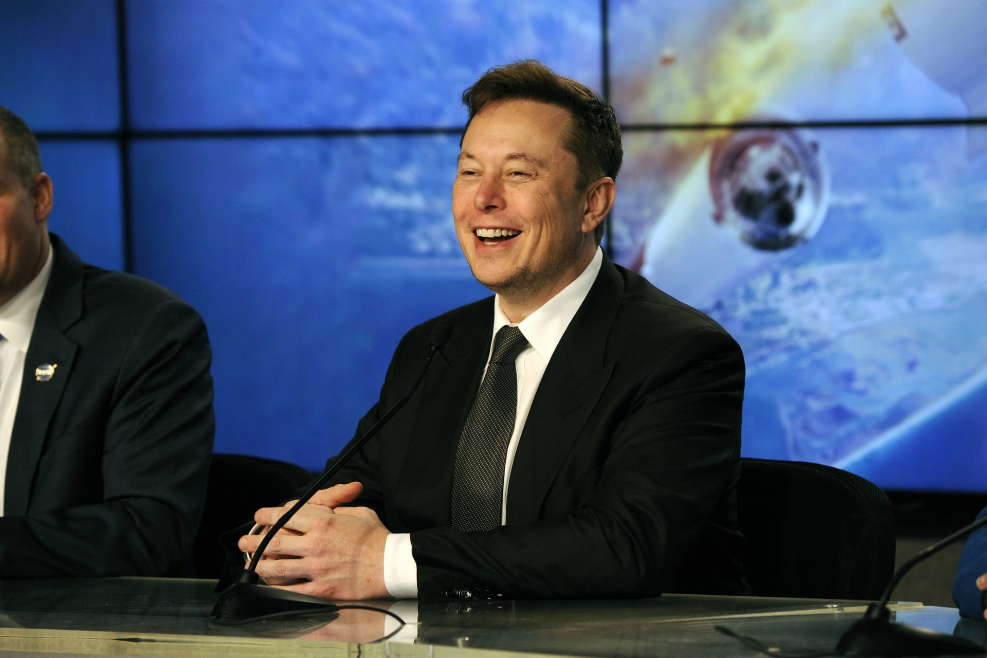 Tesla-Gründer Elon Musk (Archivbild): Das Unternehmen stellte klar, man wolle an der Batterieproduktion in Deutschland festhalten. Tesla-Gründer Elon Musk (Archivbild): Das Unternehmen stellte klar, man wolle an der Batterieproduktion in Deutschland festhalten.