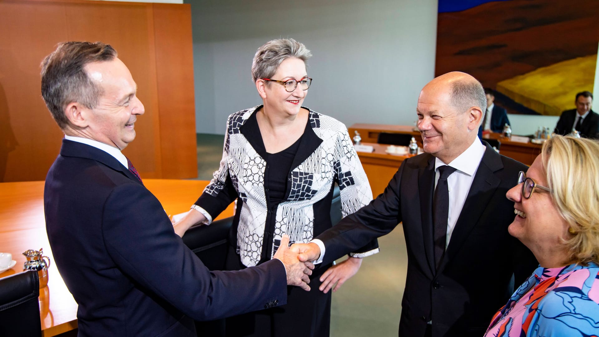 Ministerrunde mit Kanzler: Geywitz und Scholz stehen sich nahe.