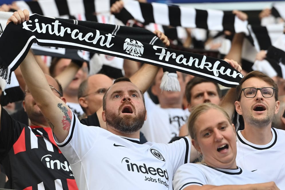 Fans von Eintracht Frankfurt beim Champions-League-Auftakt gegen Sporting Lissabon: Strenge Auflagen nun in Marseille.