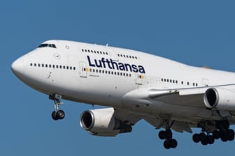 Boeing 747 der Lufthansa: Der Bund stützte die Lufthansa im Juni 2020 durch Stabilisierungsmaßnahmen in Höhe von bis zu 6 Milliarden Euro.
