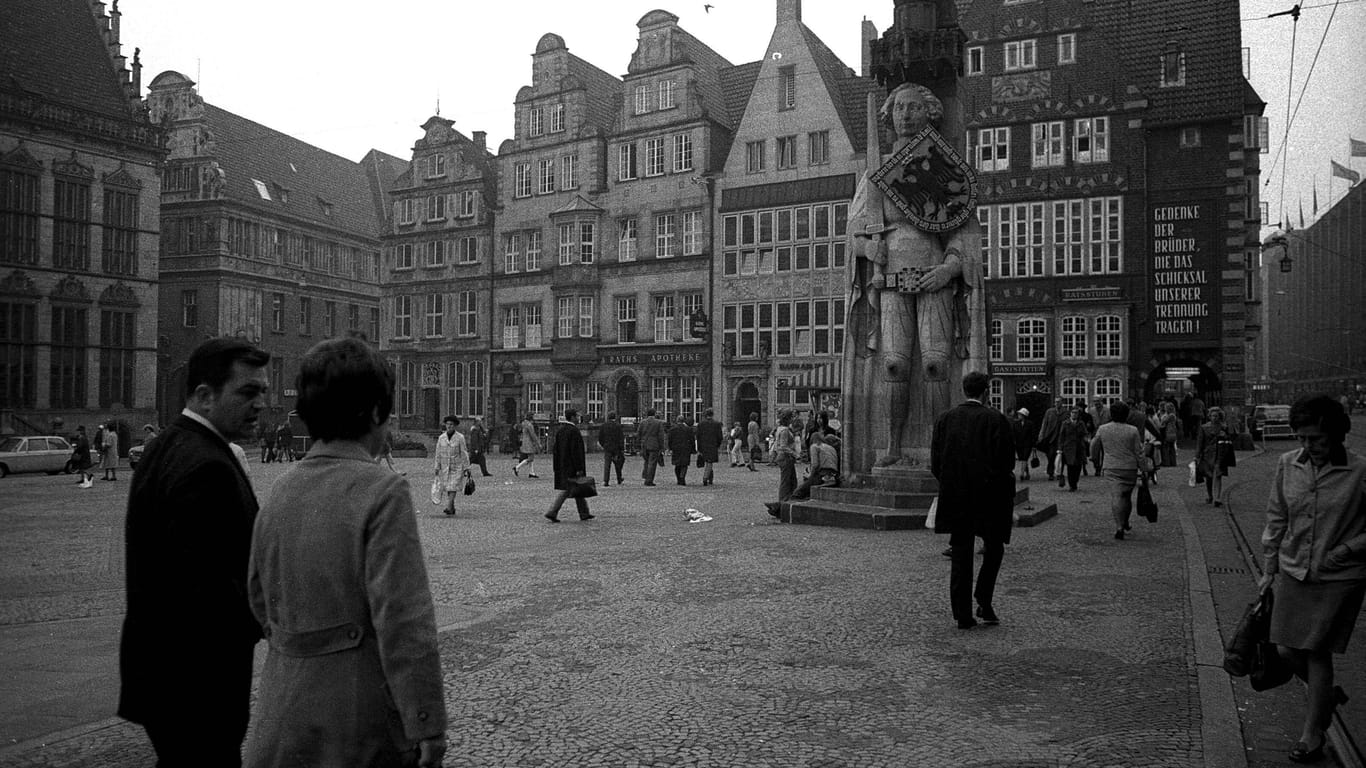 Aufnahme vom Bremer Marktplatz aus dem Jahr 1971.