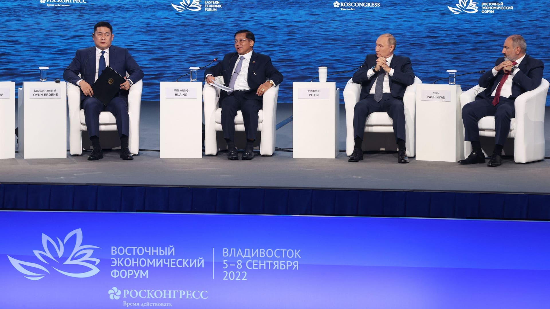 RUSSIA-ECONOMY/FORUM-PUTIN