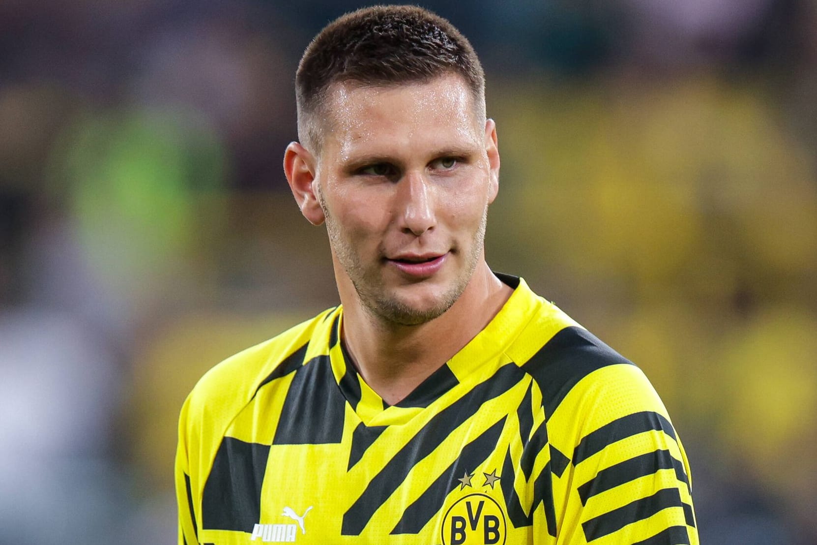 Niklas Süle im BVB-Trikot: Der Verteidiger war im Sommer vom FC Bayern zum Rivalen gewechselt.
