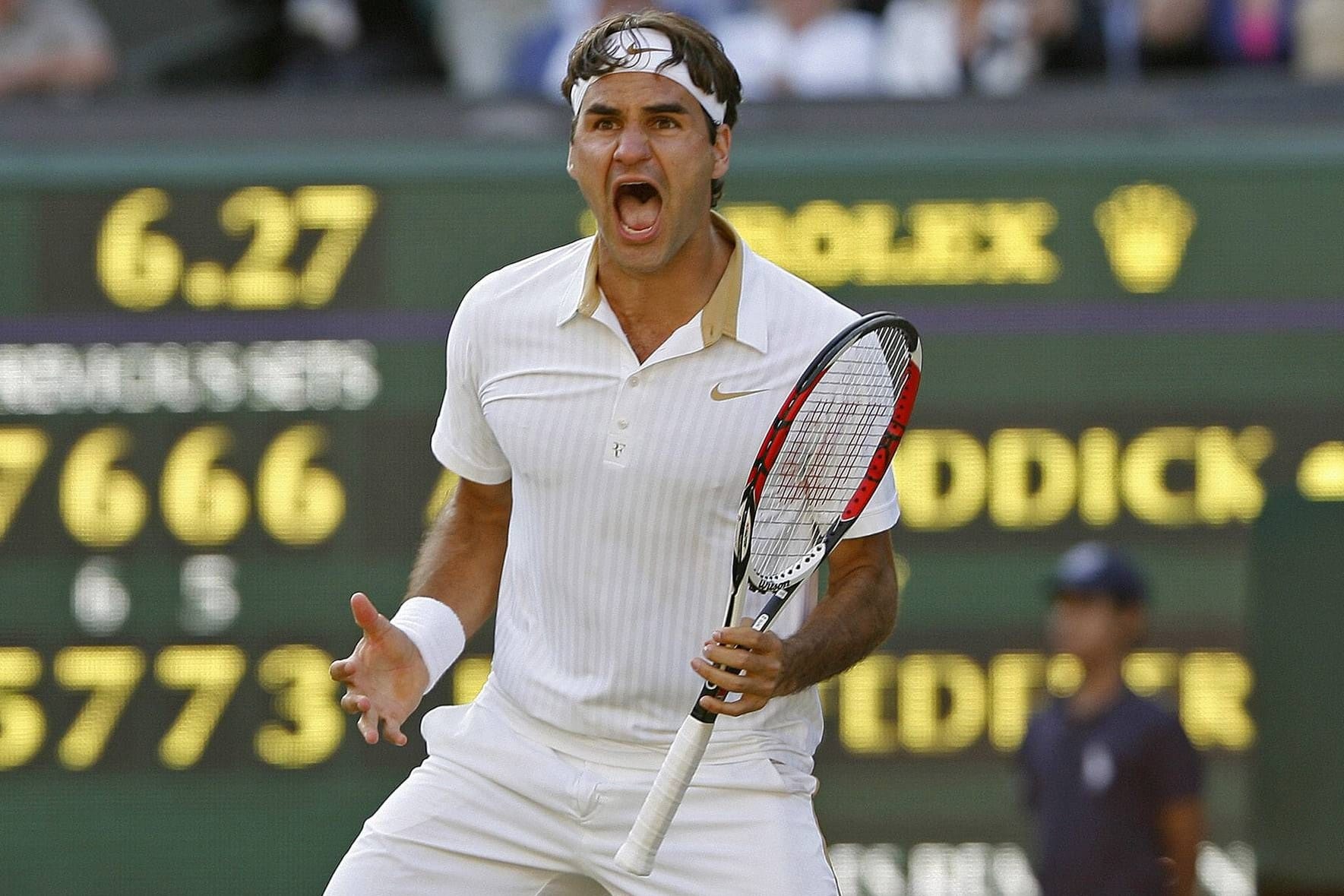 Wimbledon 2009: In einem außergewöhnlich langen Wimbledon-Finale setzt sich Federer im fünften Satz mit 16-14 durch. Mit seinem 15. Grand-Slam-Titel bricht er den Rekord von Pete Sampras.