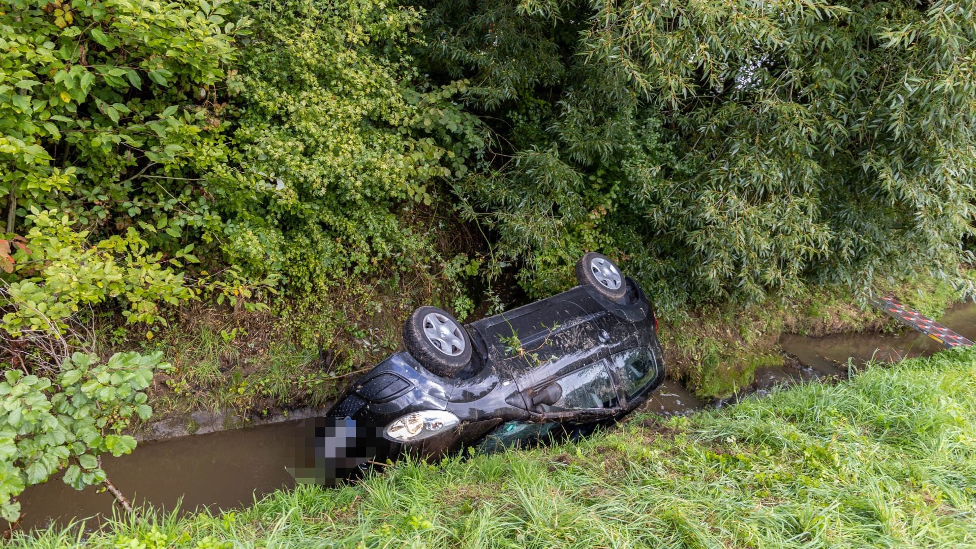 Unfall in Alzenau: Bayrische und hessische Kräfte wurden an die Einsatzstelle entsandt. Unfall in Alzenau: Bayrische und hessische Kräfte wurden an die Einsatzstelle entsandt.