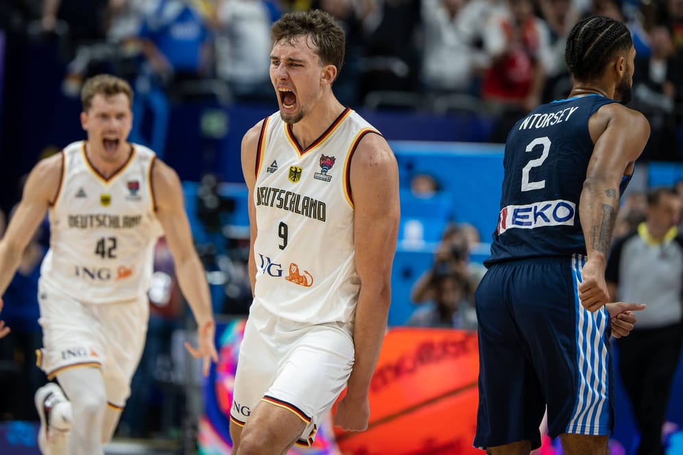 Franz Wagner (m.): Der deutsche Basketball-Star lieferte gegen Griechenland eine starke Leistung mit dem Team ab.