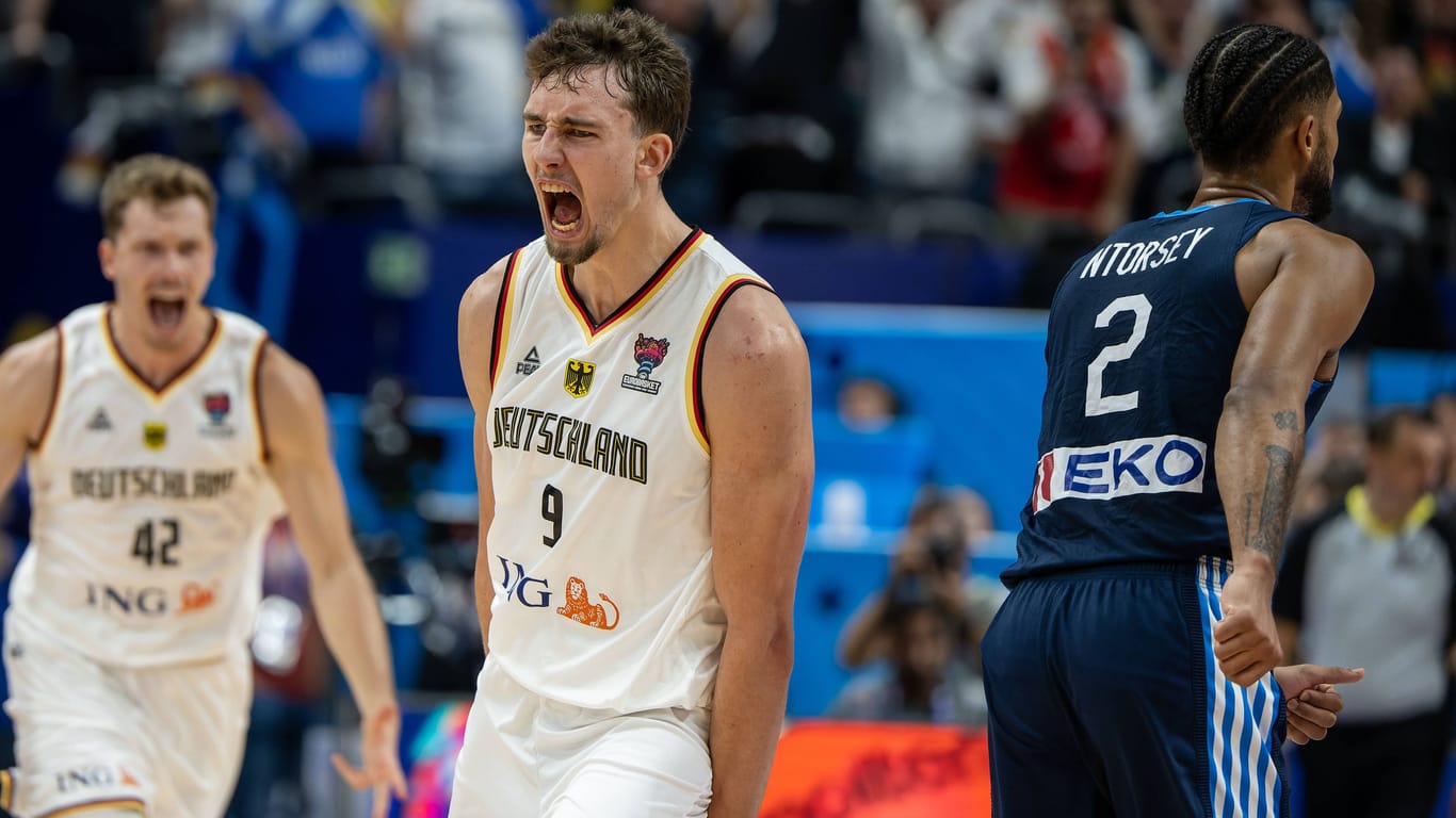 Franz Wagner (m.): Der deutsche Basketball-Star lieferte gegen Griechenland eine starke Leistung mit dem Team ab.