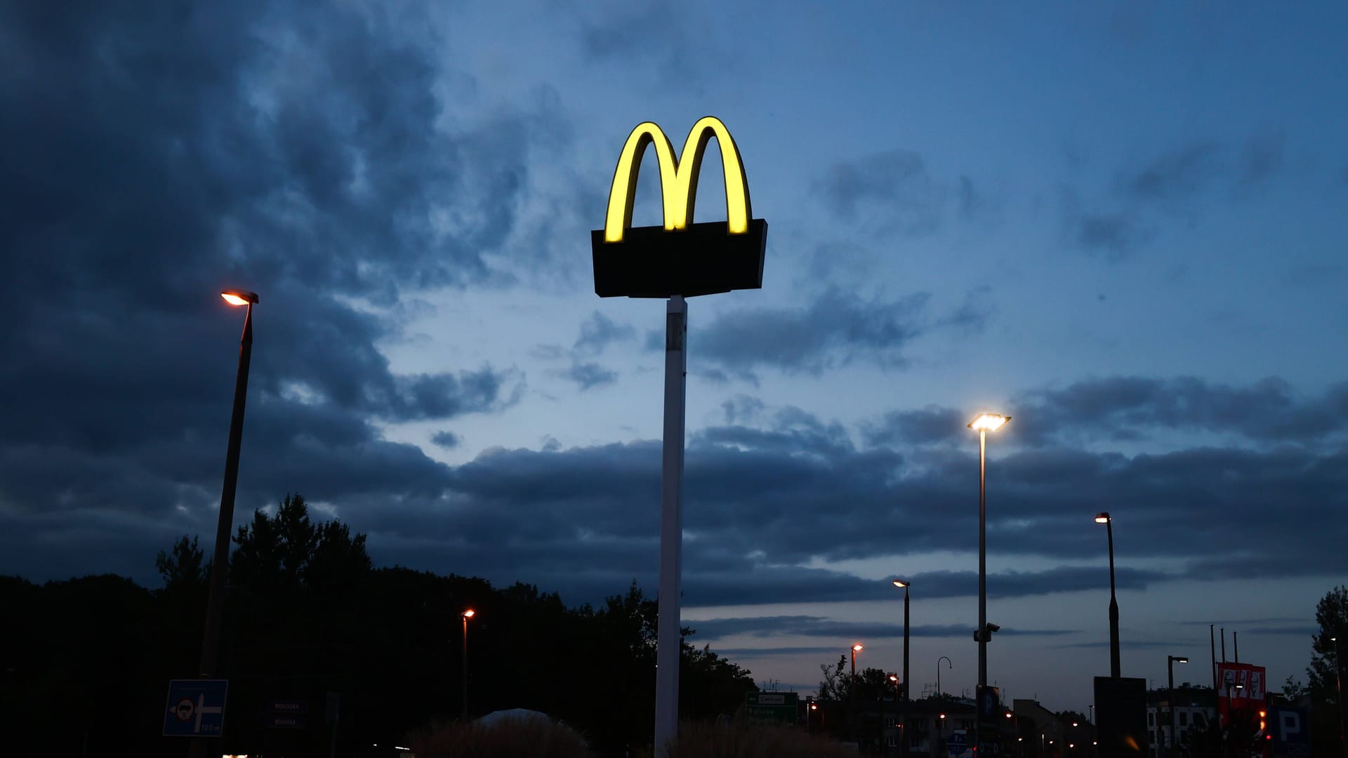 McDonald's: Die Fastfoodkette muss in Kalifornien vor Gericht. McDonald's: Die Fastfoodkette muss in Kalifornien vor Gericht.