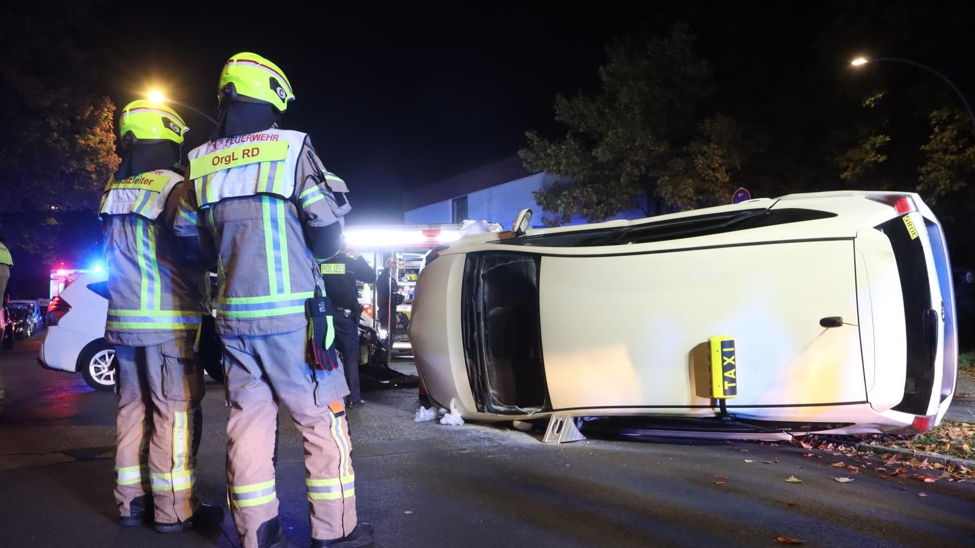 Die Unfallstelle: Vier Personen wurden nach ersten Informationen verletzt.