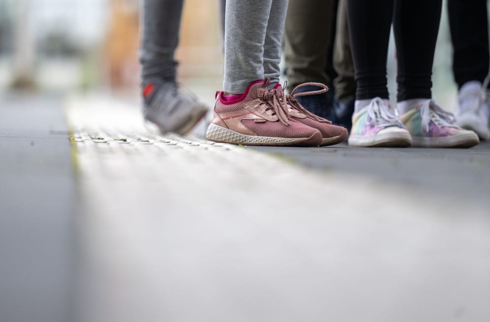 Schwere Folgen für Kindergesundheit: Statt gemeinsam im Klassenzimmer verbrachten viele Kinder und Jugendliche die Pandemie isoliert in ihrem Kinderzimmer. (Symbolbild)