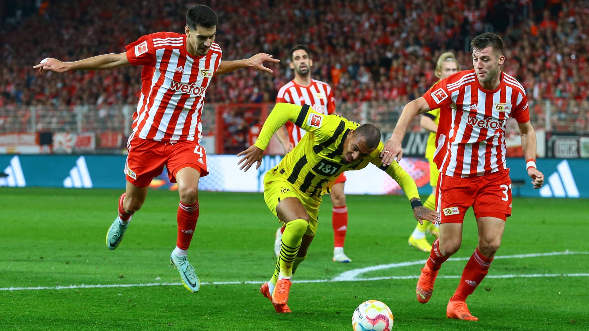 Unions Abwehr um Diogo Leite (l.) und Robin Knoche (r.) triebt auch den BVB in den Wahnsinn.