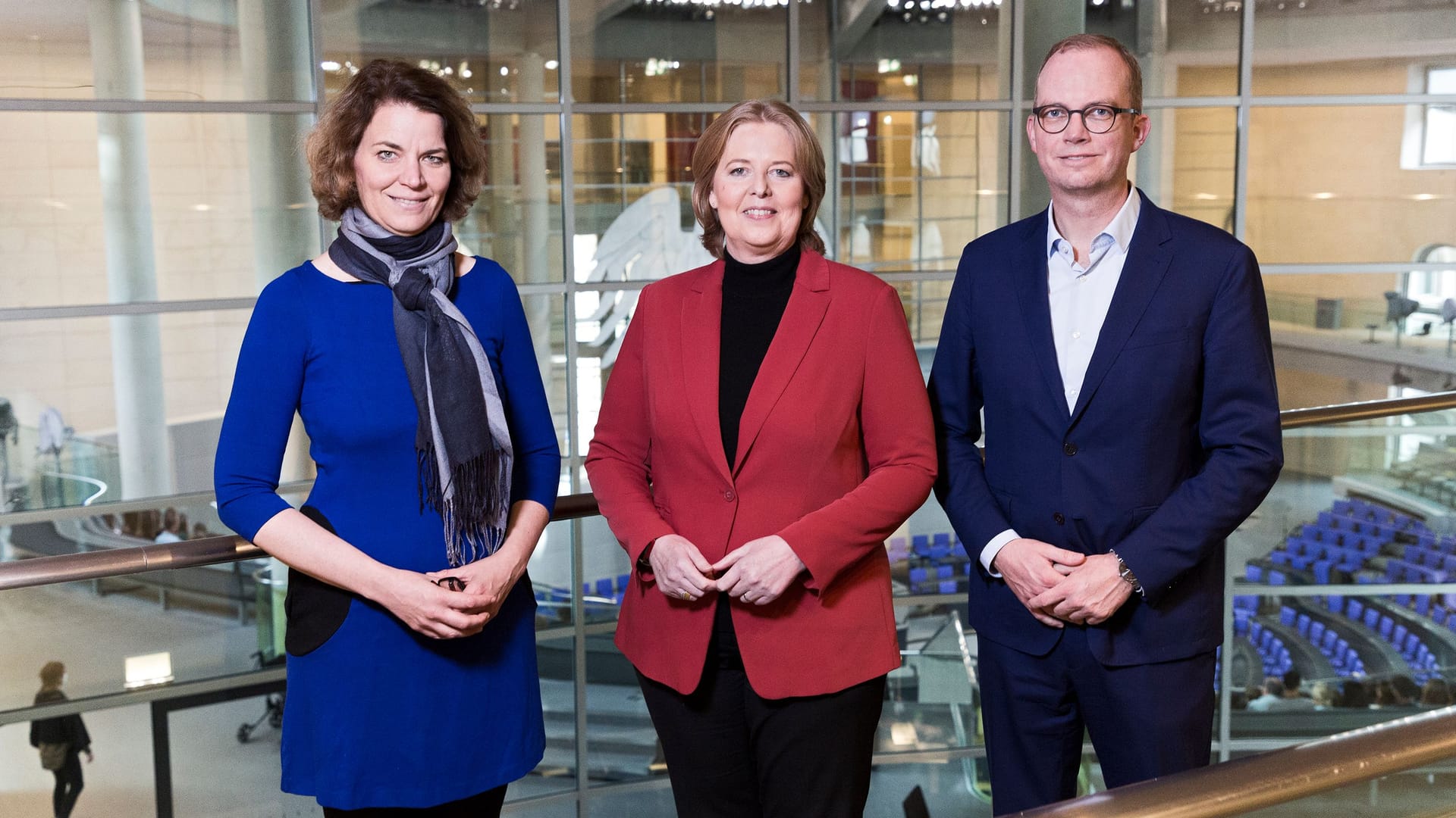 Gruppenbild mit Adler: Bärbel Bas (Mi.) mit den t-online-Redakteuren Miriam Hollstein und Sven Böll.