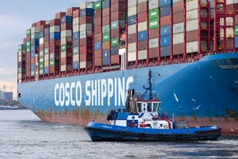 Containerschiff von Cosco: Der Bund hat einen Deal mit China genehmigt.