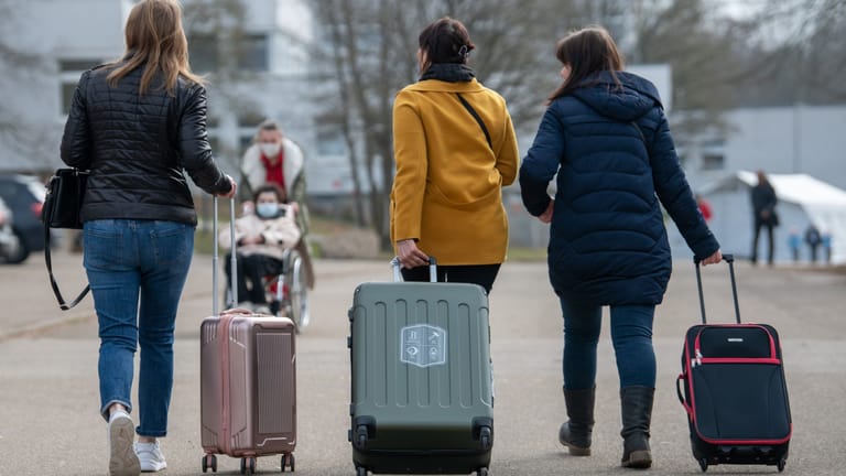 Aus der Ukraine geflüchtete Frauen: Mehr als eine Million Menschen sind aus der Ukraine nach Deutschland geflohen, sagt Bundesinnenministerin Faeser.