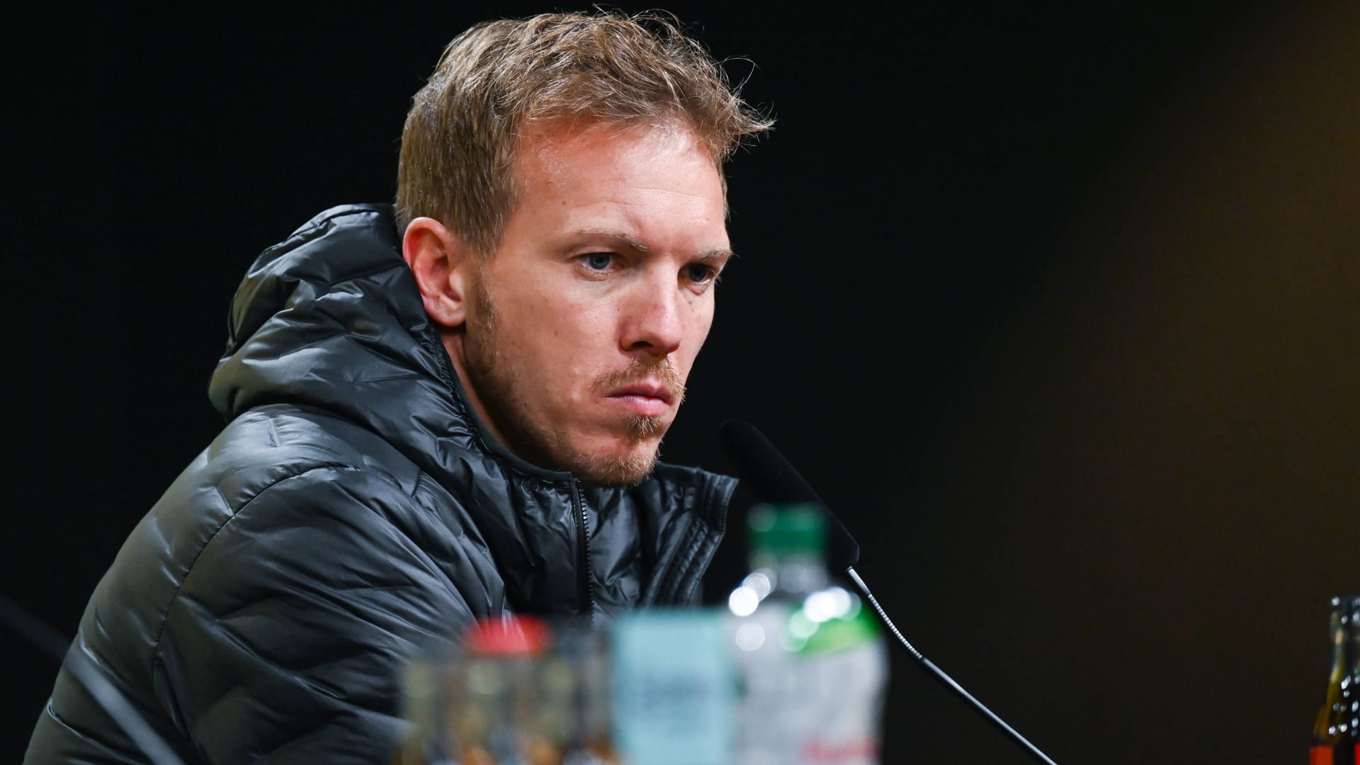 Julian Nagelsmann: Der Trainer des FC Bayern war nicht mit jeder Entscheidung des Schiedsrichters einverstanden.