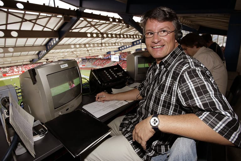 Bernd Schmelzer bei seiner Arbeit im Stadion.