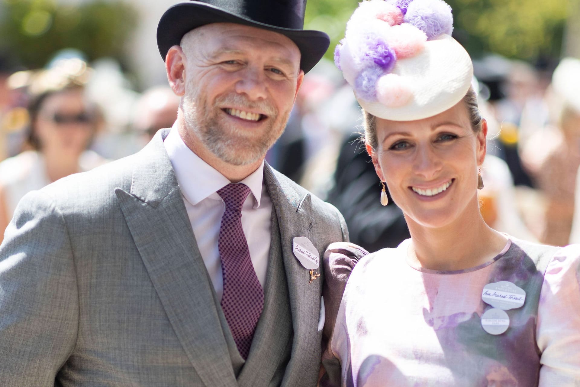 Mike und Zara Tindall: Die beiden relativ unabhängig vom royalen Protokoll.