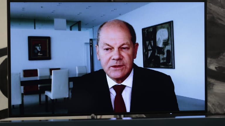 Olaf Scholz (SPD): Der Bundeskanzler war wegen einer Corona-Erkrankung zuletzt per Video bei einer Pressekonferenz zugeschaltet.