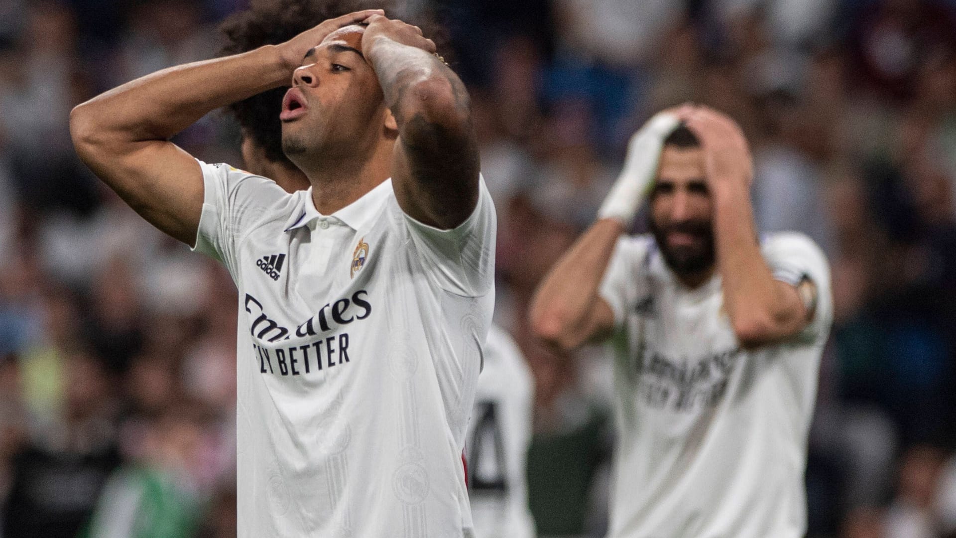 Mariano Diaz (l.) und Karim Benzema: Die beiden Offensivspieler von Real Madrid erlebten ein enttäuschendes Heimspiel.