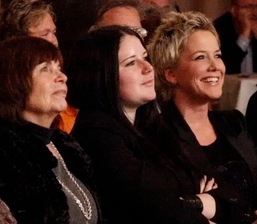 Inka Bause (r.) mit ihrer Mutter Annegret (l.) und Tochter Anneli (M.) bei einem Event 2012.