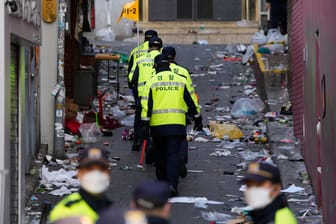 Entsetzen in Südkorea: Die Straßen sind nach der Massenpanik verwüstet.