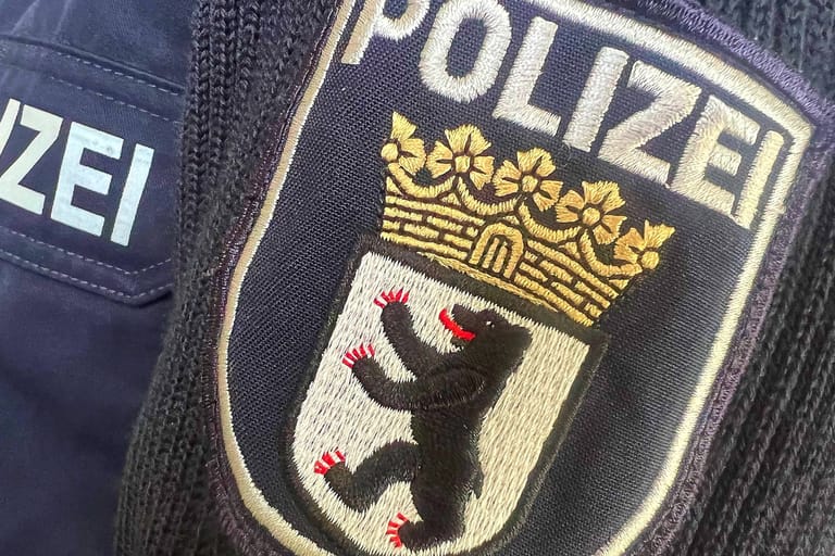 Die Berliner Polizei (Symbolbild): In Moabita soll es zu rassistischen und fremdenfeindlichen Beleidigungen gekommen sein.