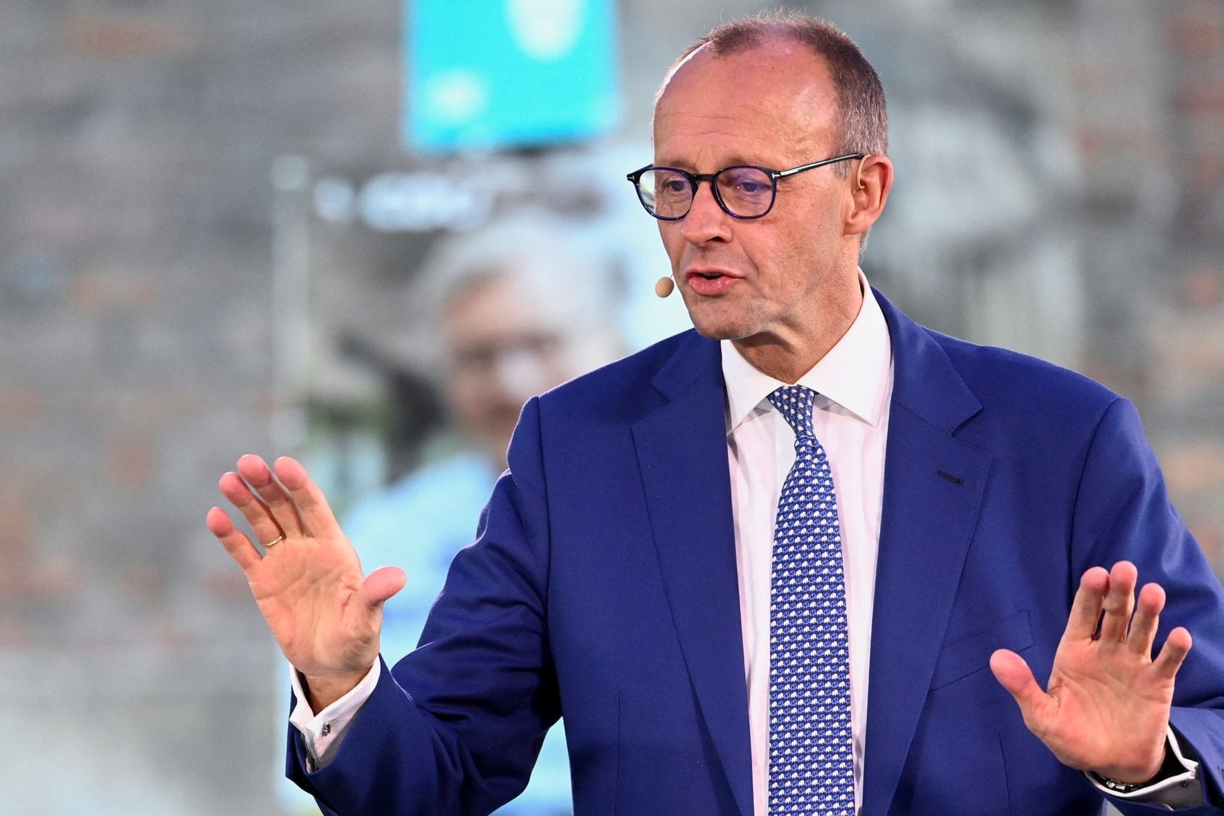 Der CDU-Chef bei der Wahlkampfveranstaltung in Hannover: Mit Blick auf die Landtagswahl gibt sich Merz kämpferisch.