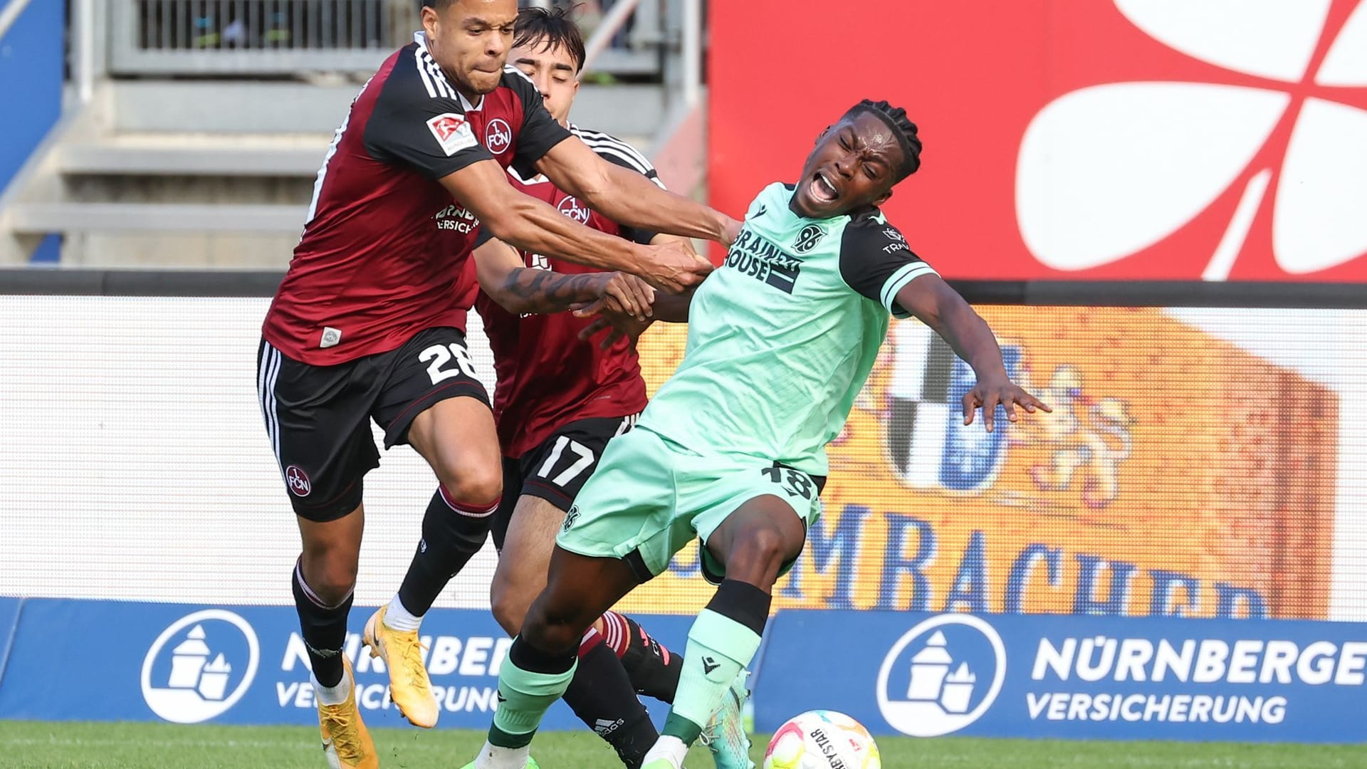 Umkämpfte Partie im Max-Morlock-Stadion: Zwischen Nürnberg und Hannover gab es keinen SIeger.