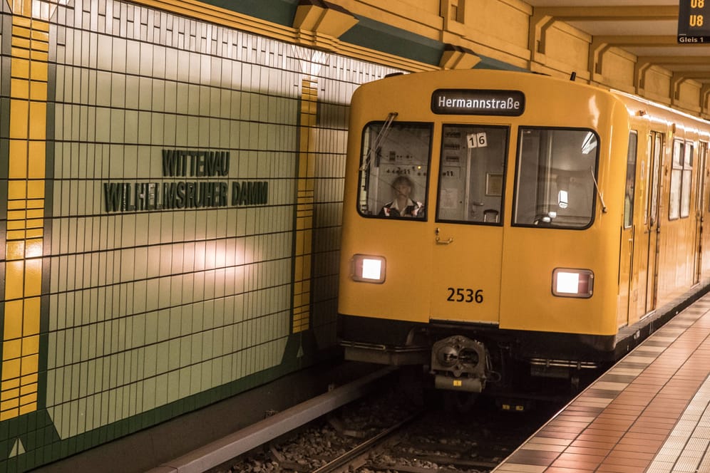 U-Bahnhof Wittenau (Archivbild): Am Dienstag artet eine Fahrscheinkontrolle in eine Drohung mit Messer aus.