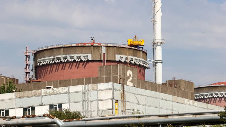 Das AKW Saporischschja: Das Atomkraftwerk wird von Russland kontrolliert, aber noch von ukrainischen Technikern betrieben.