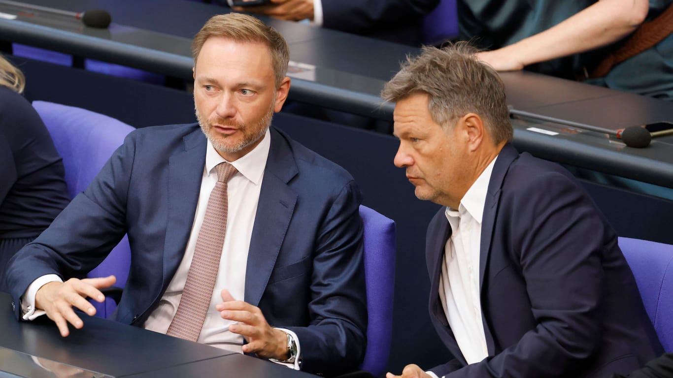 Finanzminister Lindner und Wirtschaftsminister Habeck (Archiv): Die FDP verlangt den Weiterbetrieb mehrerer Akws bis 2024.