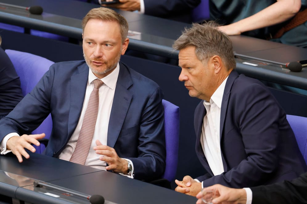 Finanzminister Lindner und Wirtschaftsminister Habeck (Archiv): Die FDP verlangt den Weiterbetrieb mehrerer Akws bis 2024.