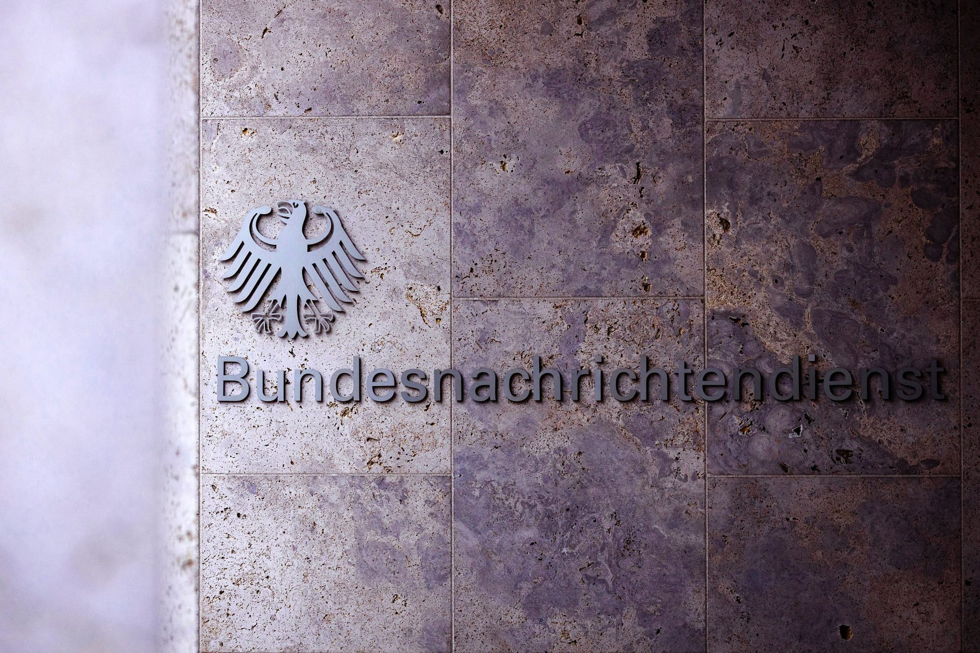 Hauptsitz des Bundesnachrichtendiensts in Berlin: Bei den Verantwortlichen habe es offenbar keinerlei Unrechtsbewusstsein gegeben.