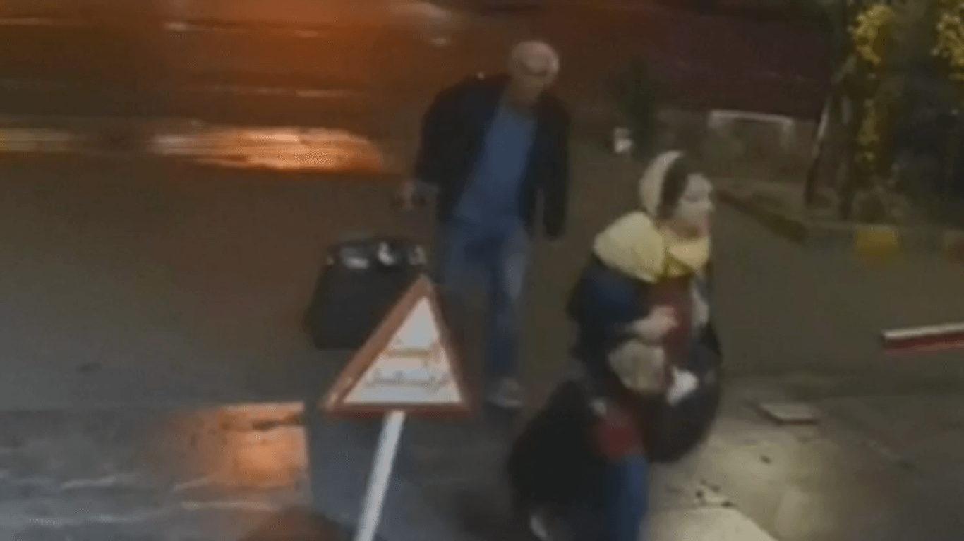 Die staatliche Nachrichtenagentur des Iran hat neue Videoaufnahmen des Paares veröffentlicht.