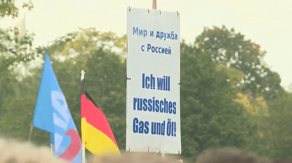 In Berlin haben tausende AfD-Anhänger gegen die Politik der Ampelkoalition protestiert.