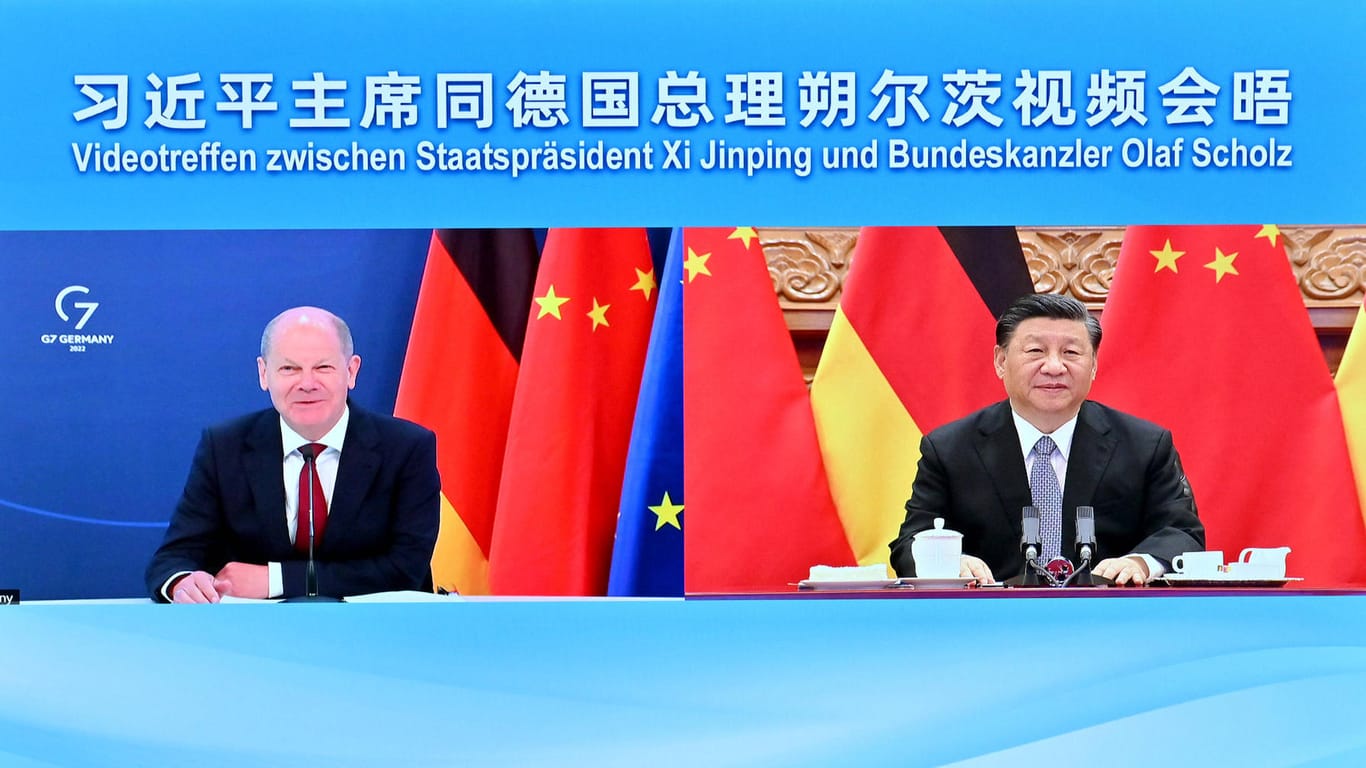 Im Mai schalten sich Scholz und der chinesische Präsident in einer Videokonferenz zusammen.