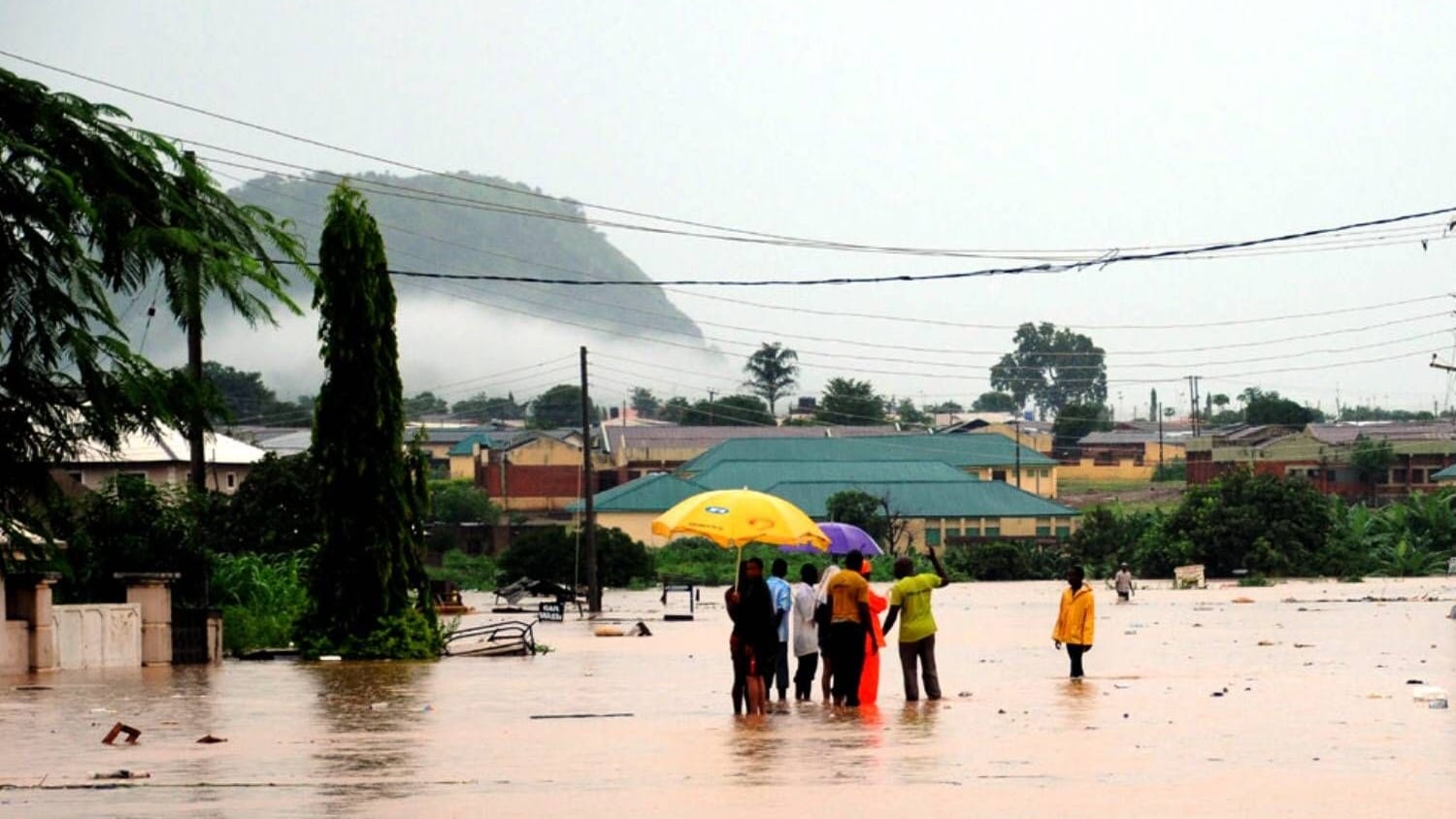 Geflutete Straßen in Nigeria im Jahr 2009 (Archivbild): Dieses Jahr hat es bei Überschwemmungen in dem afrikanischen Land bereits mehr als 600 Todesopfer gegeben.