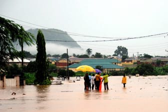 Geflutete Straßen in Nigeria im Jahr 2009 (Archivbild): Dieses Jahr hat es bei Überschwemmungen in dem afrikanischen Land bereits mehr als 600 Todesopfer gegeben.