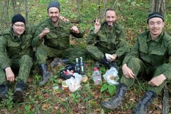 Russische Rekruten der Basis Soloti beim Vesper: Den Verweigerern droht die Militärführung jetzt mit Schikanen und Haft.
