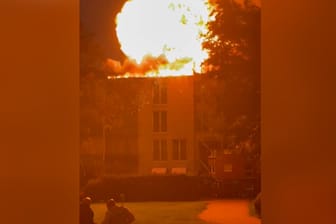 Explosion bei einem Brand in Hamburg: Glücklicherweise wurde nur eine Person durch Rauchgas verletzt.