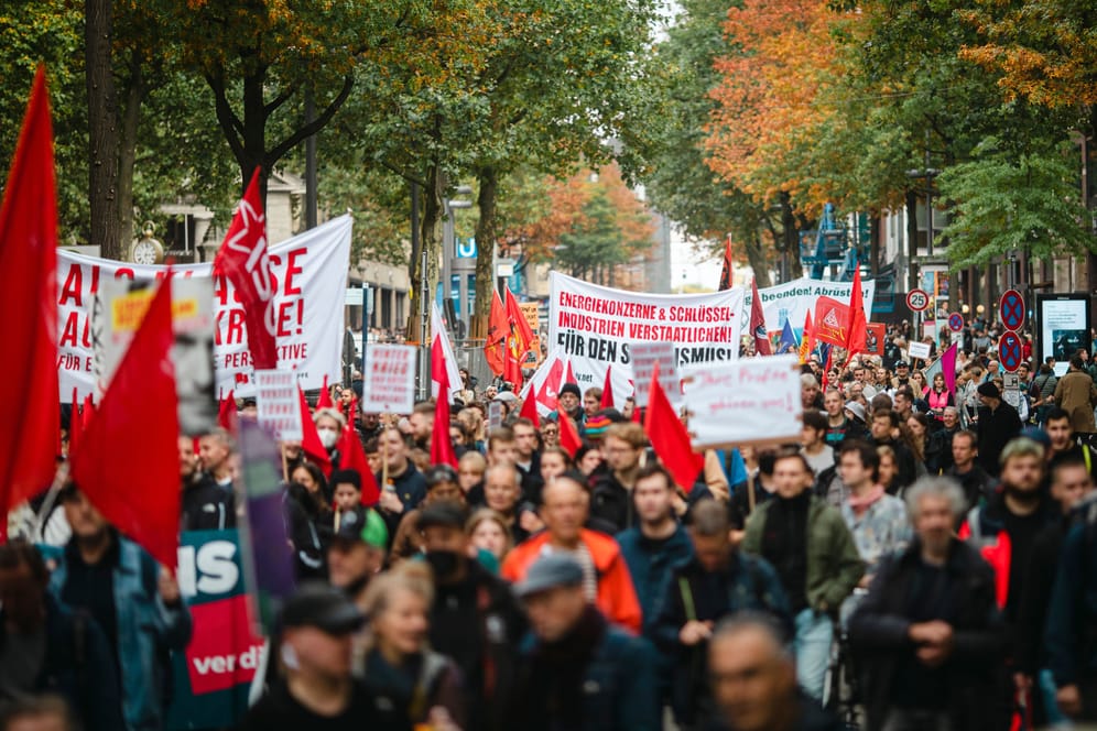 Demonstranten in Hamburg: Zahlreiche linke Bündnisse hatten zu dem Protest aufgerufen.