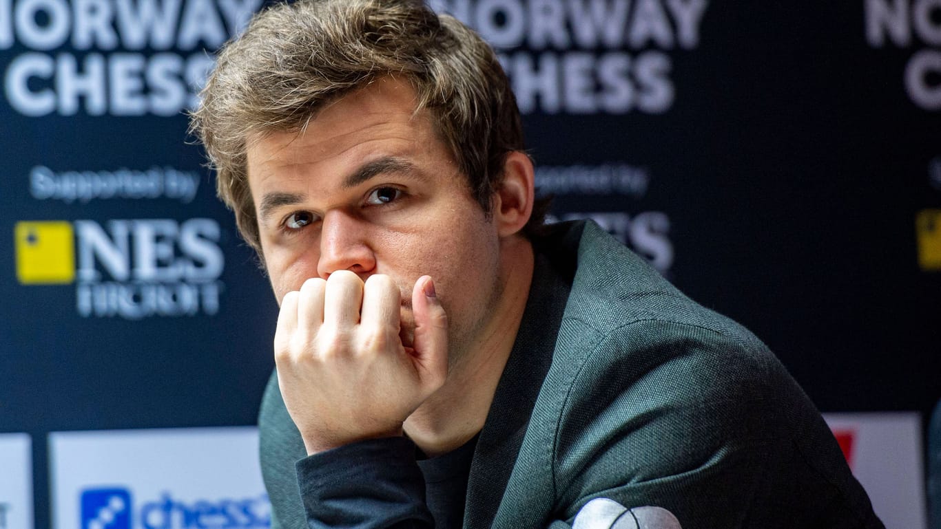 Magnus Carlsen: Der Weltmeister wird von Hans Niemann verklagt.