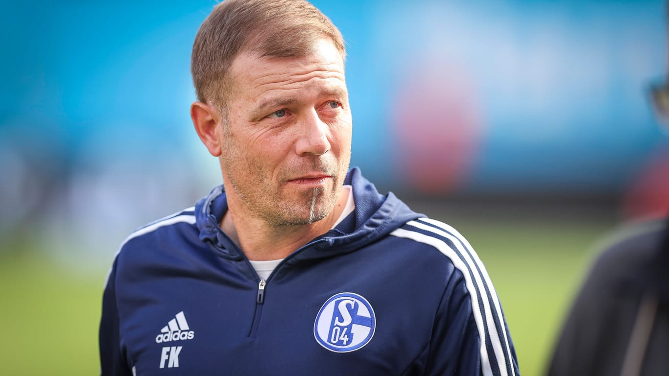 Frank Kramer: Schalke 04 hat den Trainer entlassen.