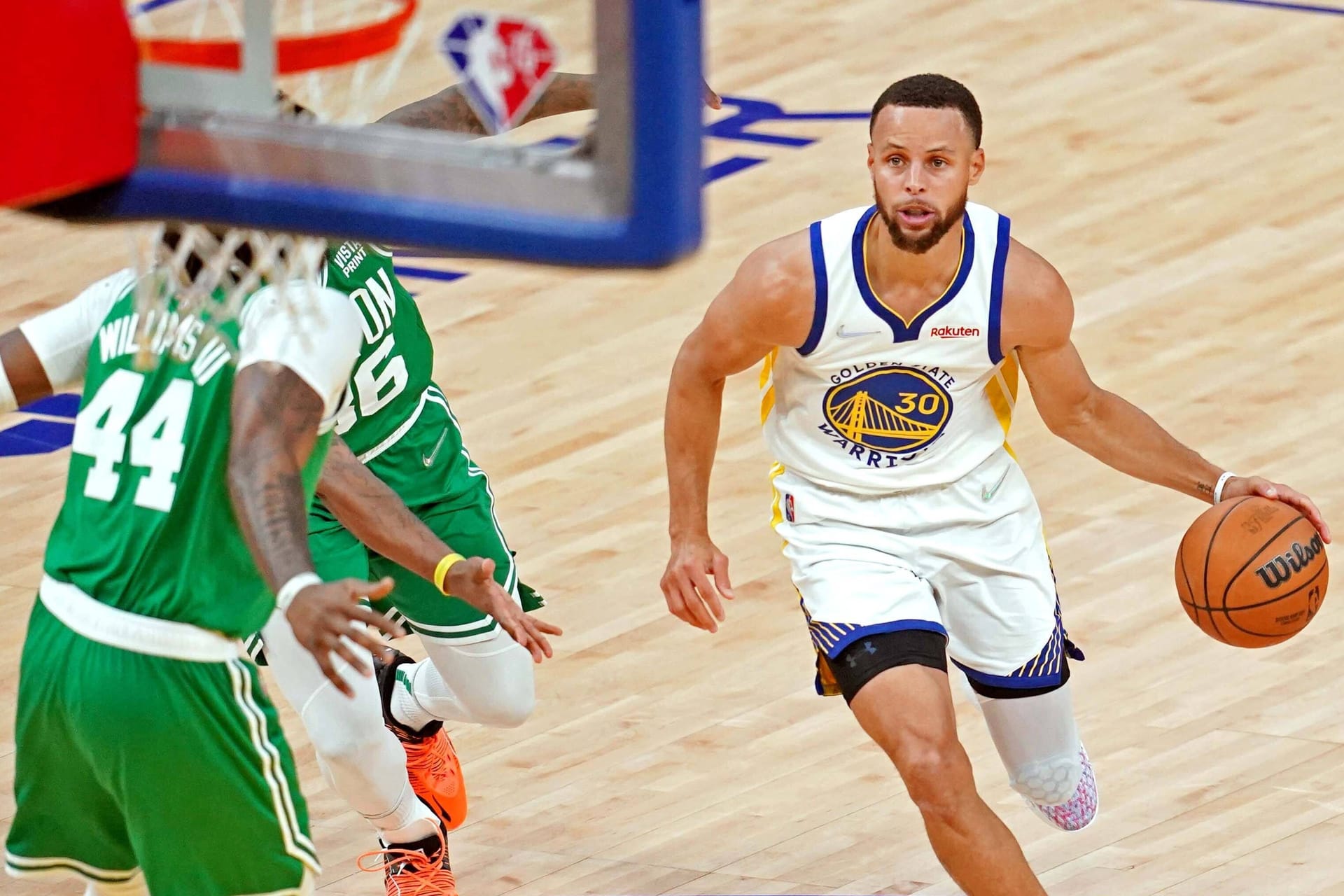 Stephen Curry (am Ball): Er wurde 2022 Meister.