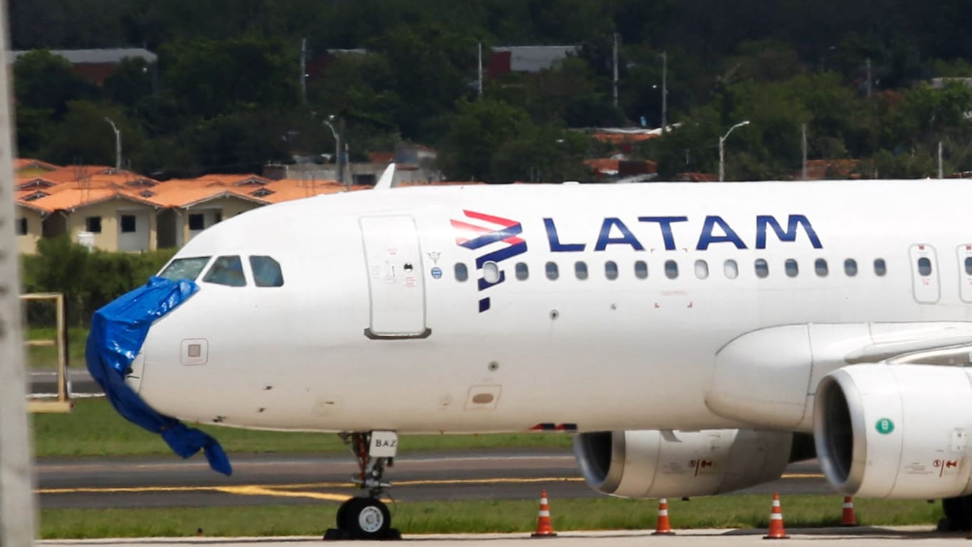 Der beschädigte Airbus soll jetzt in Paraguay untersucht werden.